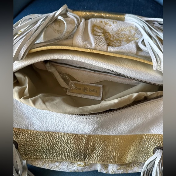 NWT Flora Bella White with Gold Floral Embroidered Oblong Leather Purse - Picture 6 of 12